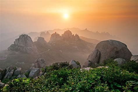 如何坐車去嶗山？嶗山的美，除了在于其自然风光，亦在于它蕴含的历史文化底蕴。